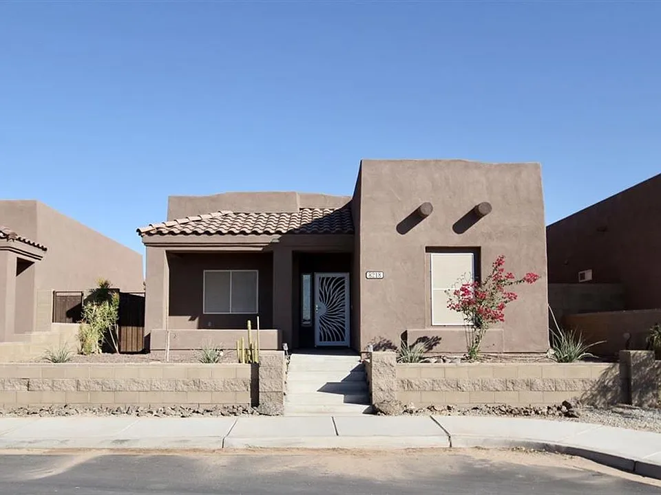8218 E Paraiso Pkwy