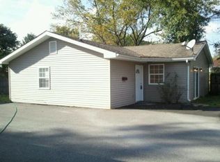 206 Benton Ave, Johnston City, IL 62951