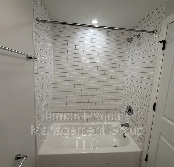 6325 N Richmond St — Photo 10