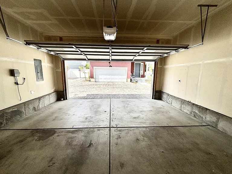 153 E Brushy Canyon St — Photo 43