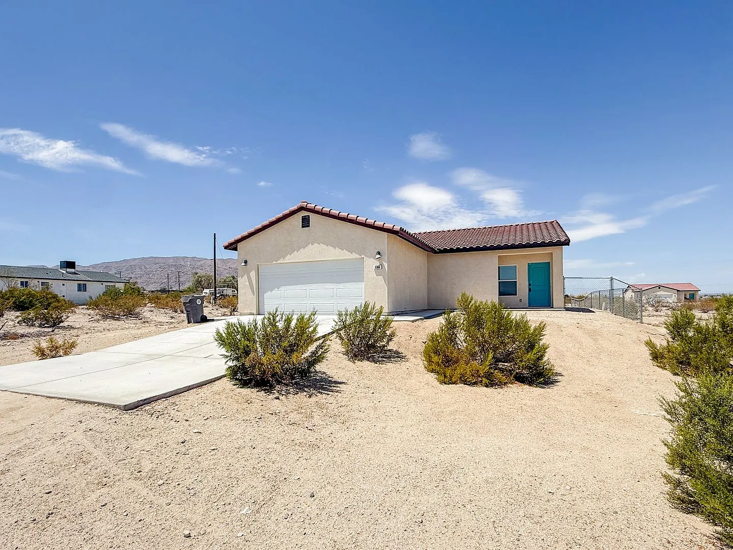 29 Palms Home with Solar — Photo 2