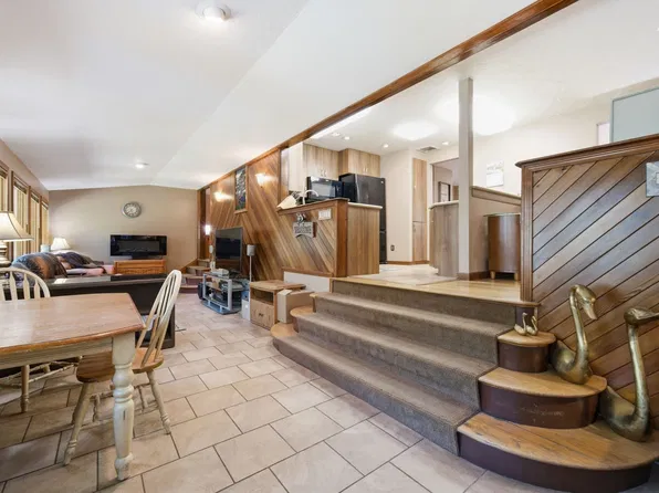 111 Rocky Pond Rd, Plymouth, MA 02360