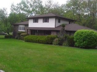 1 Colonial Dr, Mountain Top, PA 18707