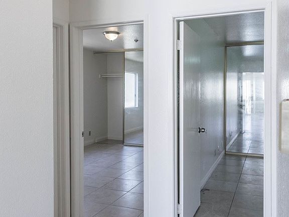 5th image of 13219 Doty Ave #6