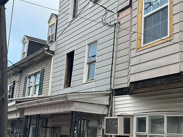 327 W Oak St