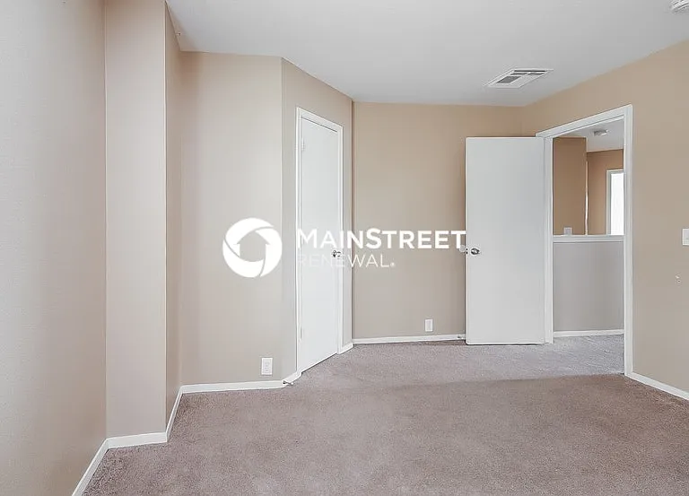3234 Dartmouth Field Ln — Photo 10