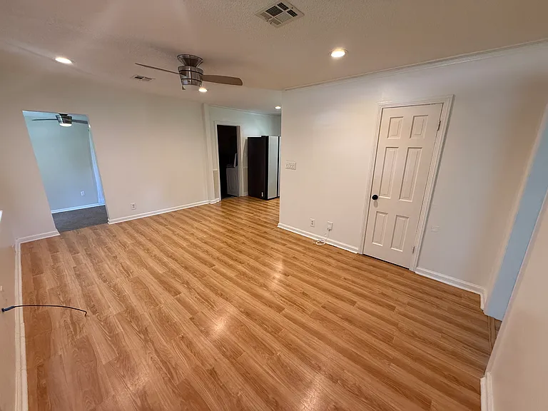 1335 S Pittsburg Ave — Photo 3