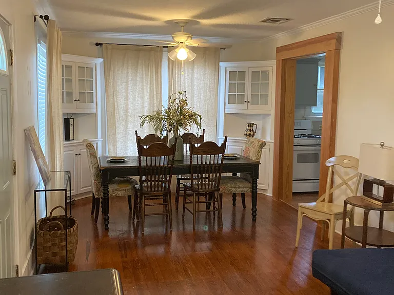 220 W 11th St — Photo 14