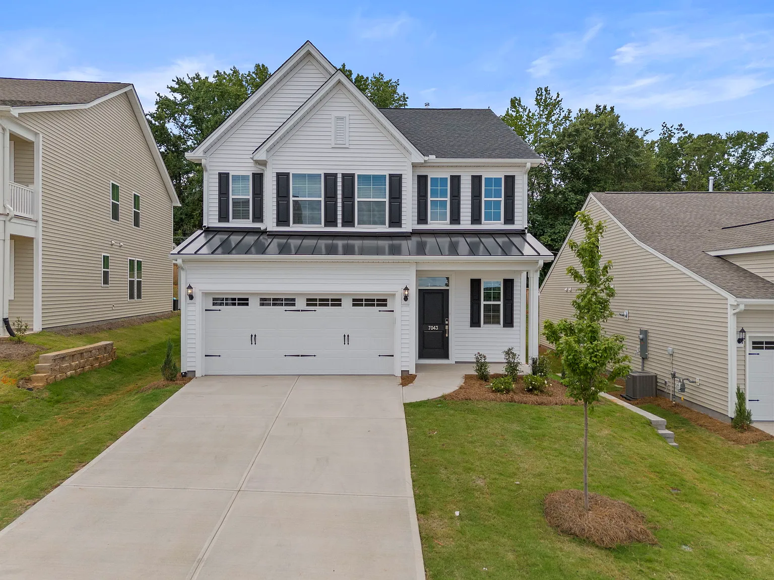 4 bed, 3.5 bath, 2465 sqft, $2,500 — Photo 3