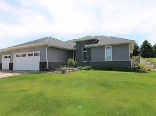 47 Quail Valley Ct, Iowa City, IA 52246