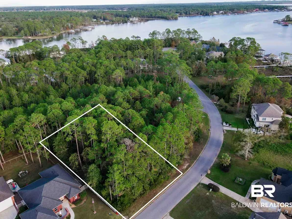 9090 Bay Point Dr, Elberta, AL 36530