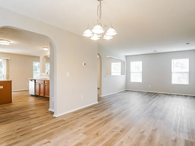 1024 Mailwood Dr — Photo 7