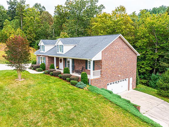 3rd image of 130 Roberts Ln