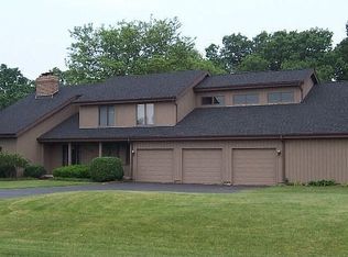 3709 Live Oak Rd, Crystal Lake, IL 60012