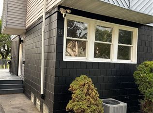 21 Quamina Dr, Rochester, NY 14605