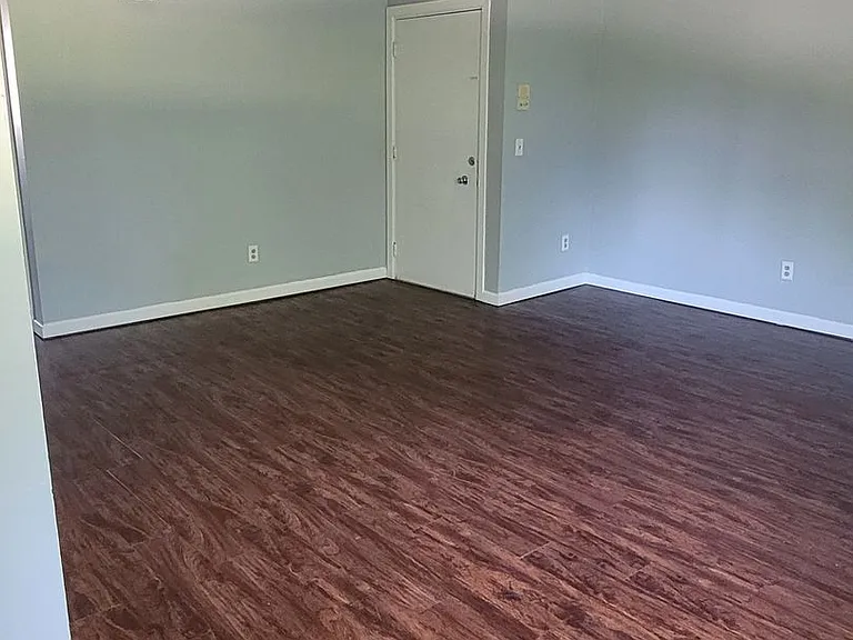 3245 Ramond St — Photo 2