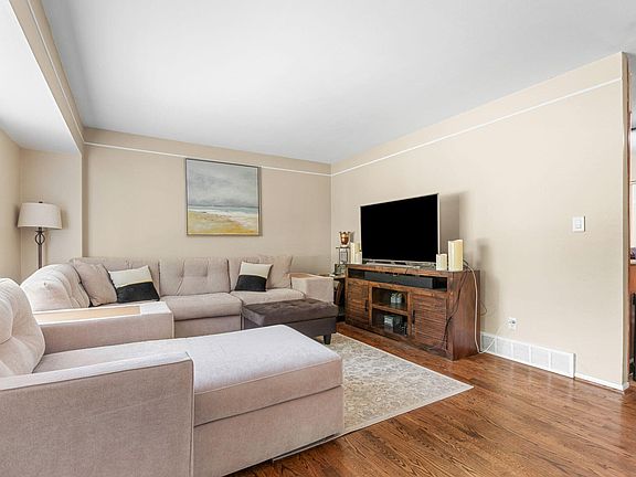 3rd image of 28507 Gita St