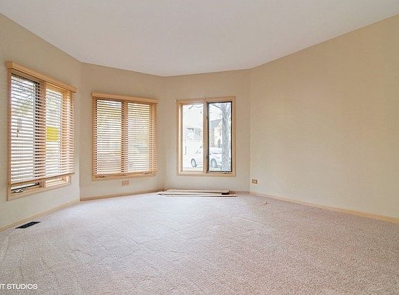 4th image of 120 Founders Pointe Dr S