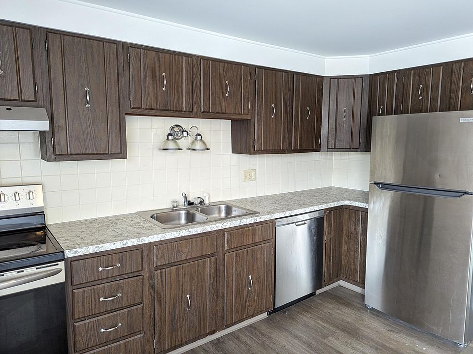 1st image of 16 Losson Garden Dr #1