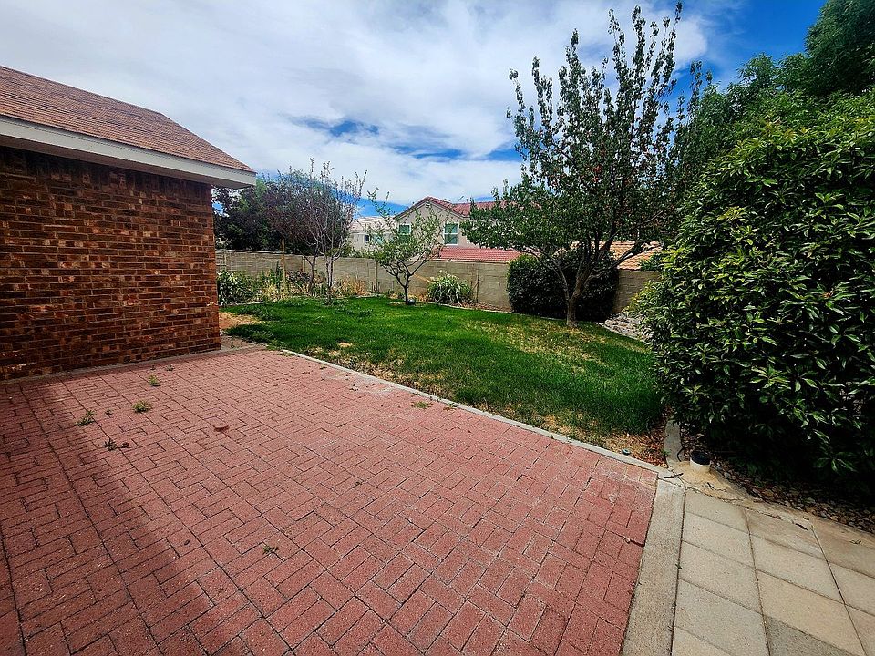 1st image of 915 Tony Sanchez Dr SE