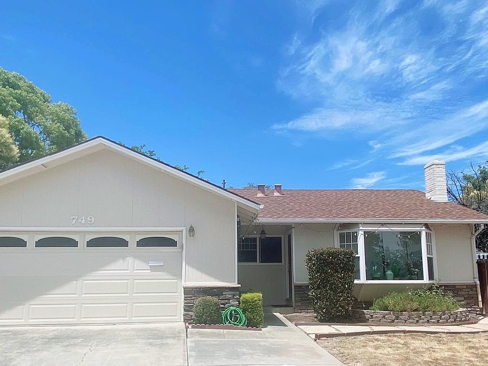 1st image of 749 Kilkenny Ct