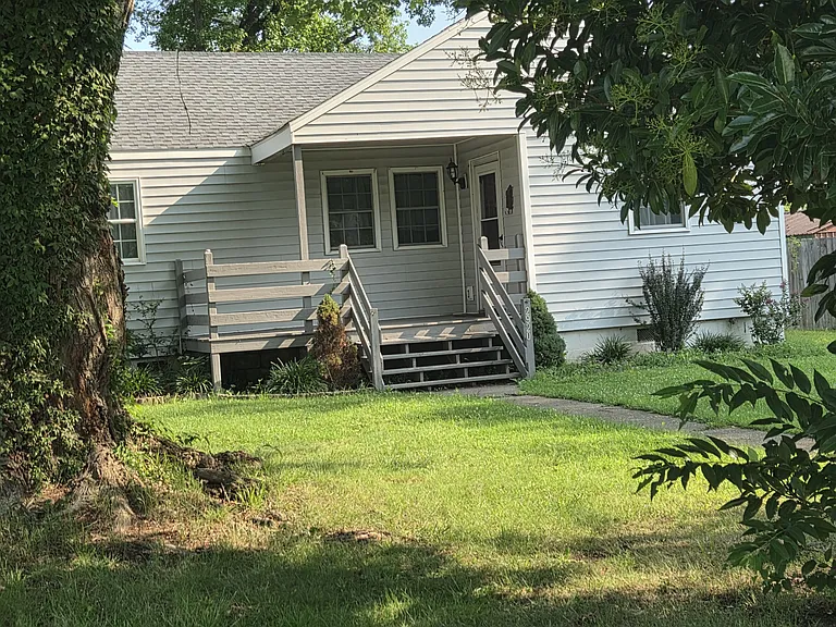 2920 Pinehurst Rd — Photo 13