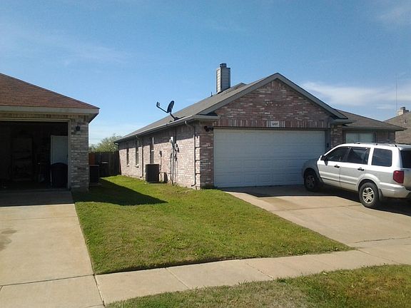 3rd image of 1207 Carberry St