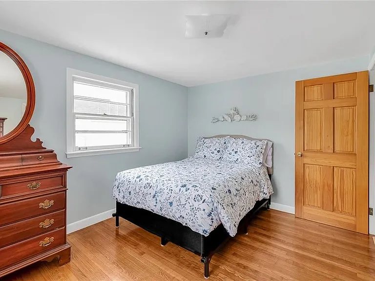85 Treasure Rd — Photo 18