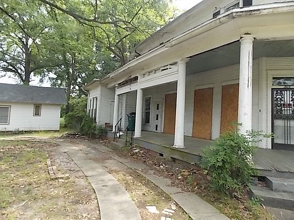 2nd image of 305 S Smith Ave