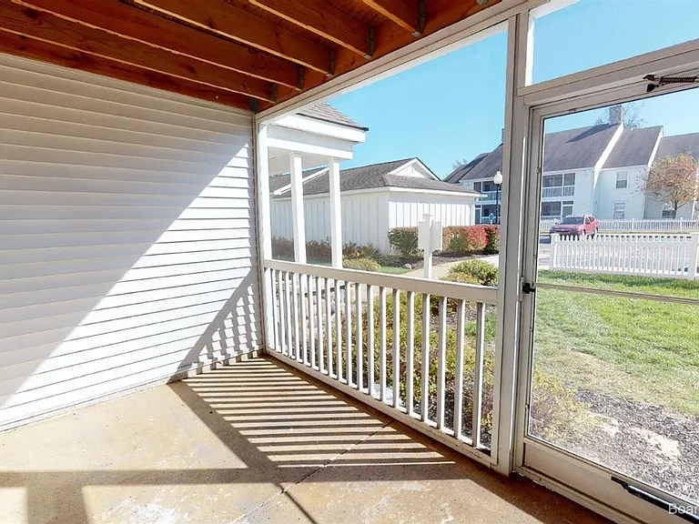 2785 S Knightsbridge Cir — Photo 19
