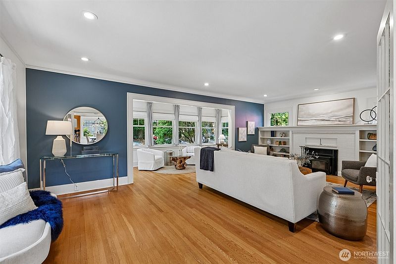 3rd image of 5248 17th Avenue NE