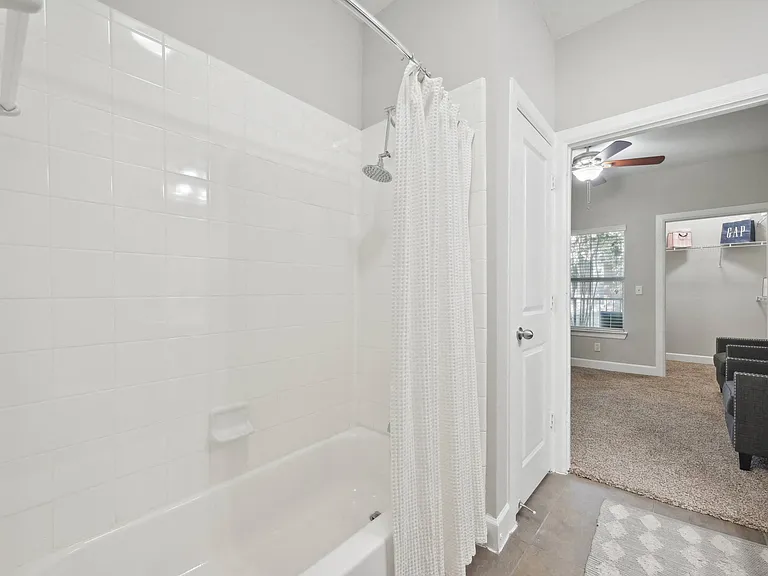 District at Greenville Apartments — Photo 12