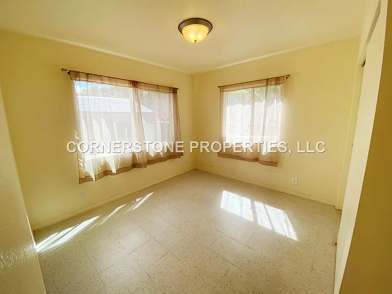 670A Hunalewa St #1 — Photo 7