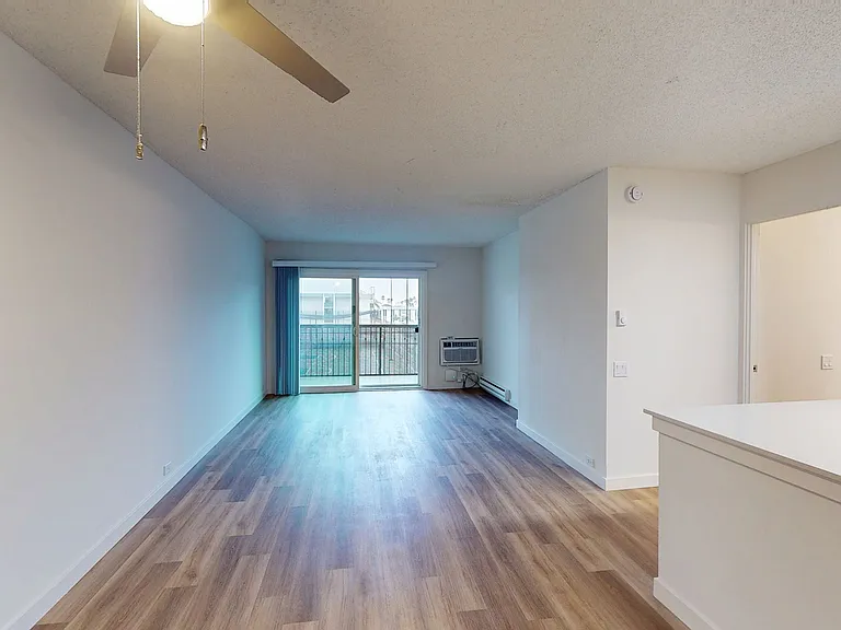 Eight 80 Newport Beach — Photo 172