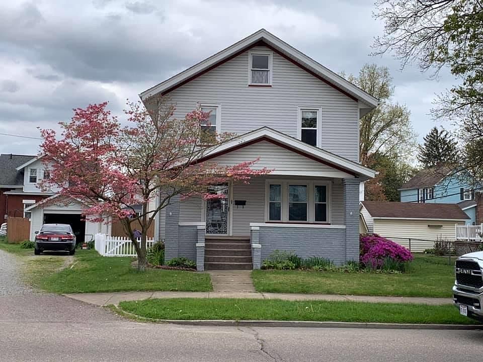 1st image of 220 E Slingluff Ave