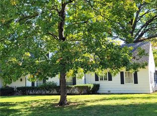 6511 Wenonga Rd, Mission Hills, KS 66208