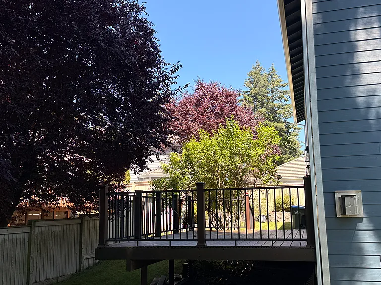 Vancouver Dr NE — Photo 22