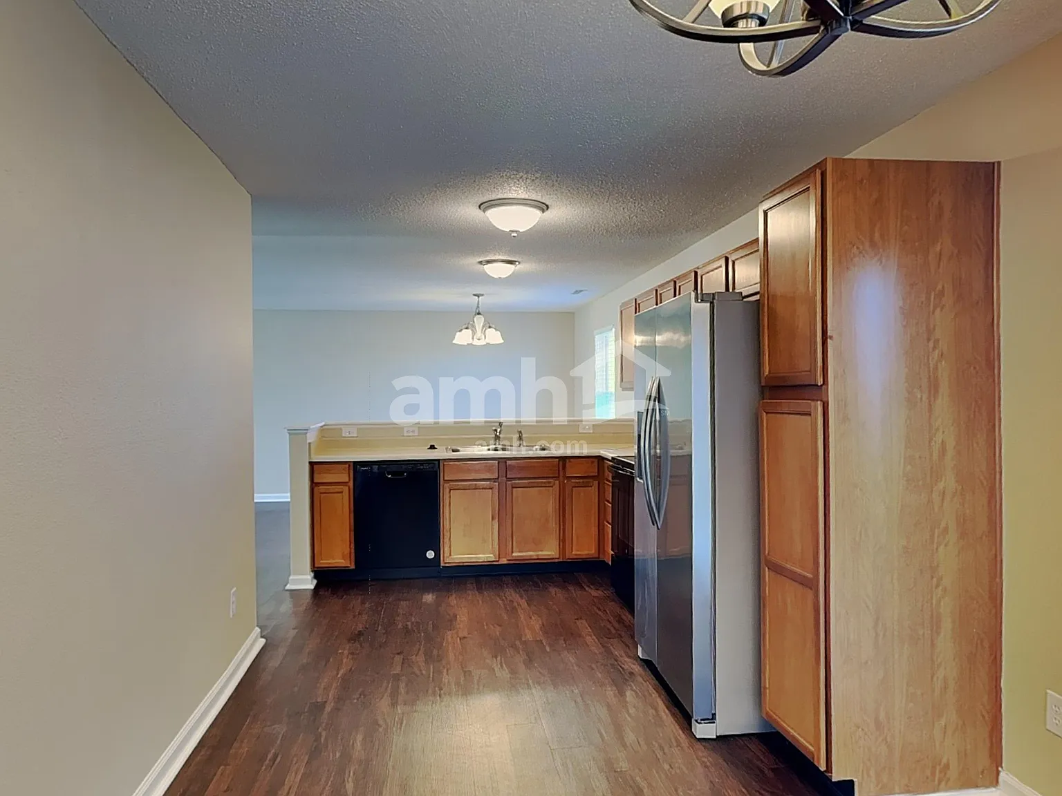 3 bed, 2.5 bath, 1880 sqft, $1,900 — Photo 3