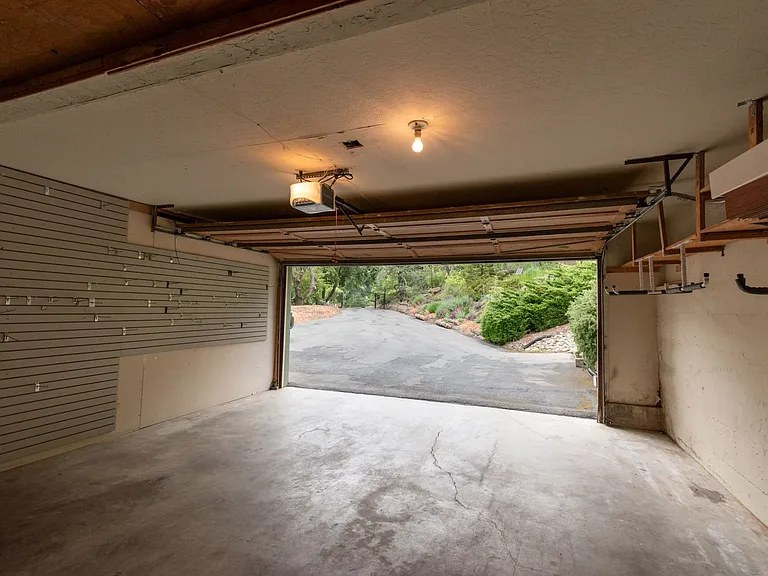 22688 Riva Ridge Rd — Photo 38