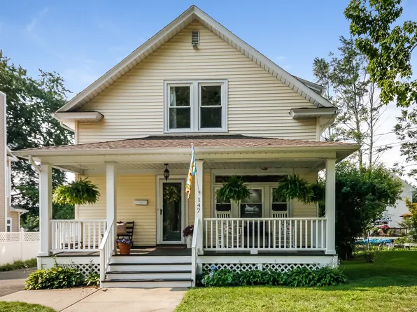 147 Crane St, Fairfield, CT 06825