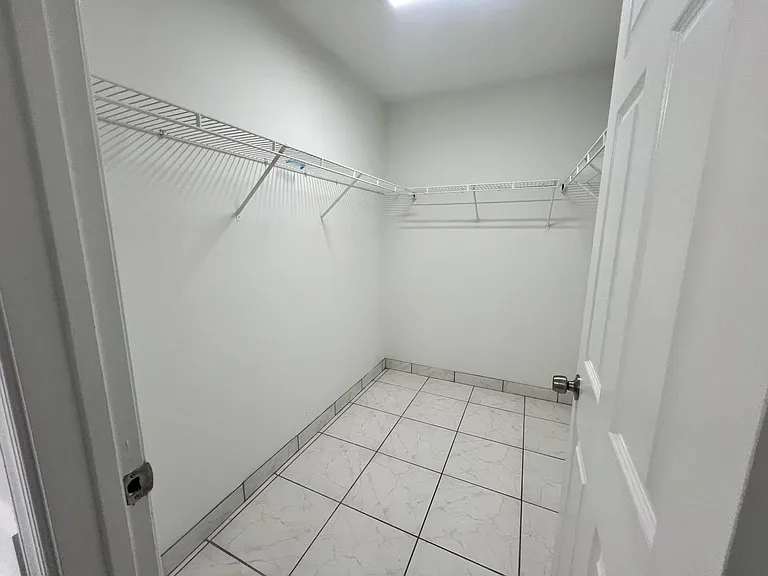 1096 Staghorn St — Photo 11