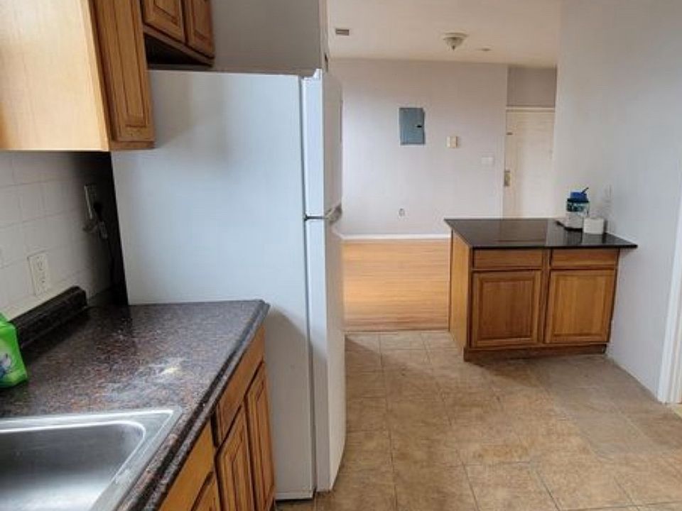 1st image of 210 N 15th St #44