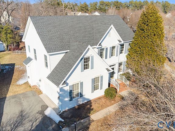 2nd image of 906 Green Garden Cir