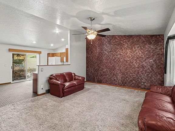 5th image of 322 N 45th Ave Ct