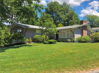 81 Grandview Ave, Lincoln, RI 02865