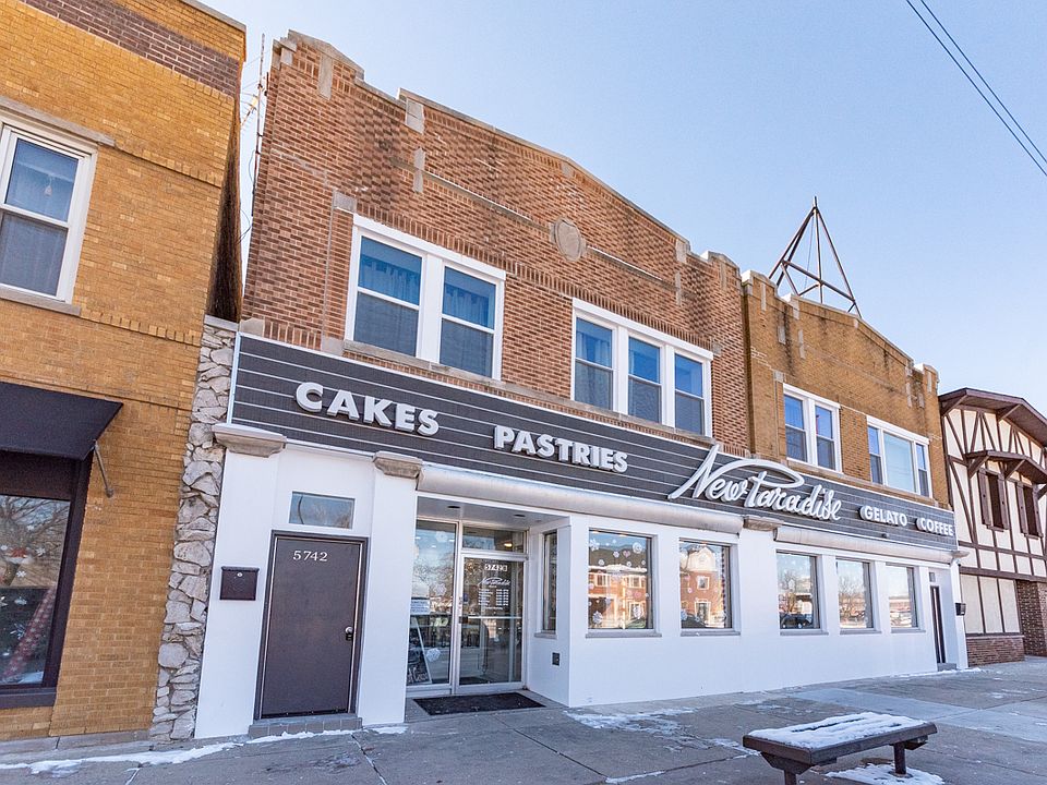 1st image of 5742 N Milwaukee Ave #2C