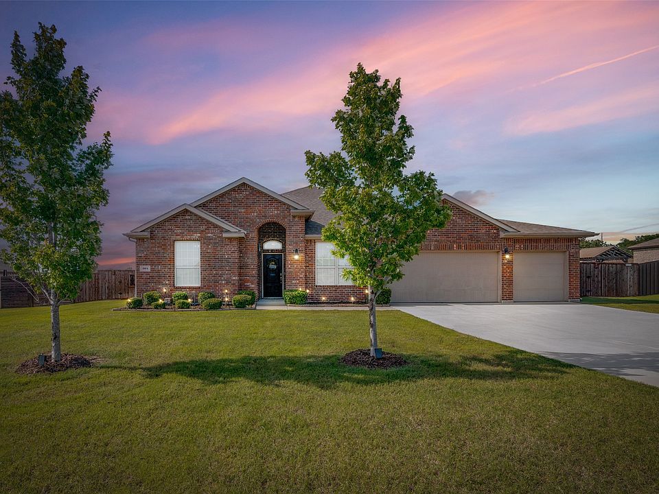 1st image of 304 Amber Ln