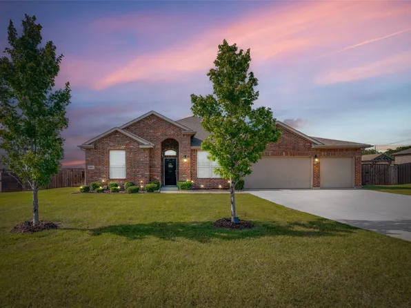 304 Amber Ln, Nevada, TX 75173