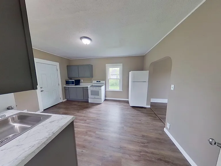 230 Almyra Ave #UP — Photo 10
