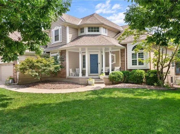 317 SW Bridlewood Ct, Lees Summit, MO 64081